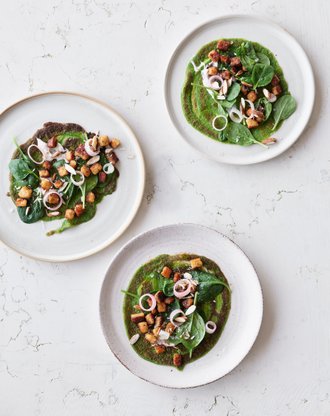 Spis grønt med tempeh, tang og spinat 